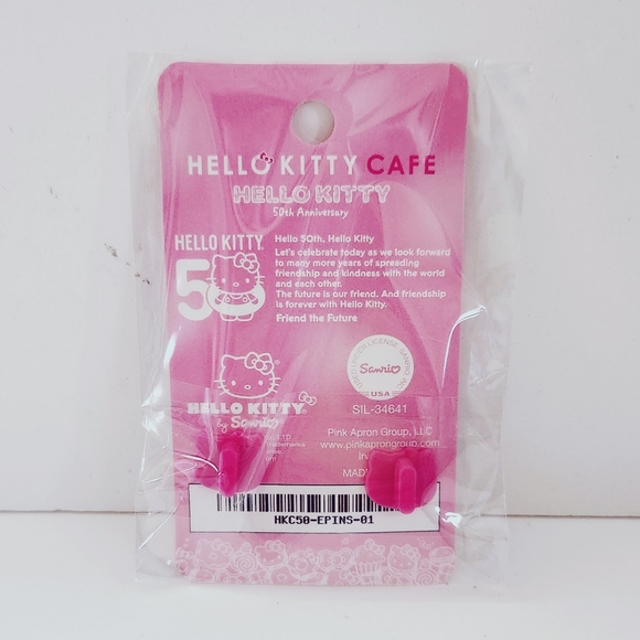 Hello Kitty Cafe 50th Anniversary Pin - Picture 5 of 5